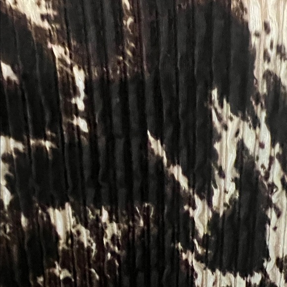 Zara long sleeve animal print dress with pleated stretch accordion fabric Large - Picture 7 of 10